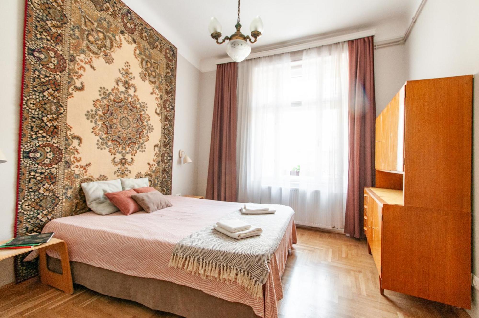 Spacious Family Along River Side, In The Heart Of Buda Apartment *