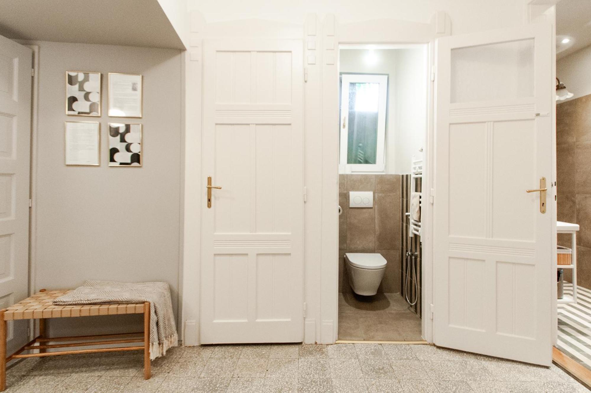 Apartament Spacious Family Along River Side, In The Heart Of Buda Budapesta
