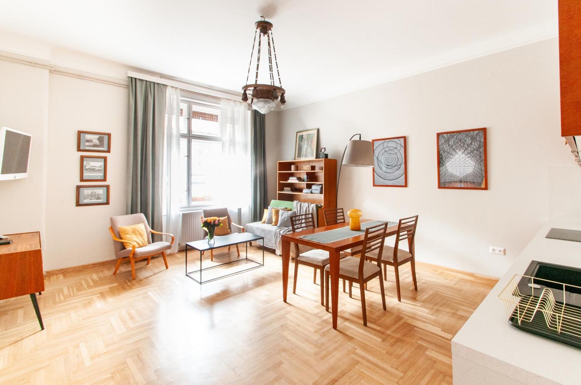 Spacious Family Along River Side, In The Heart Of Buda Апартаменты