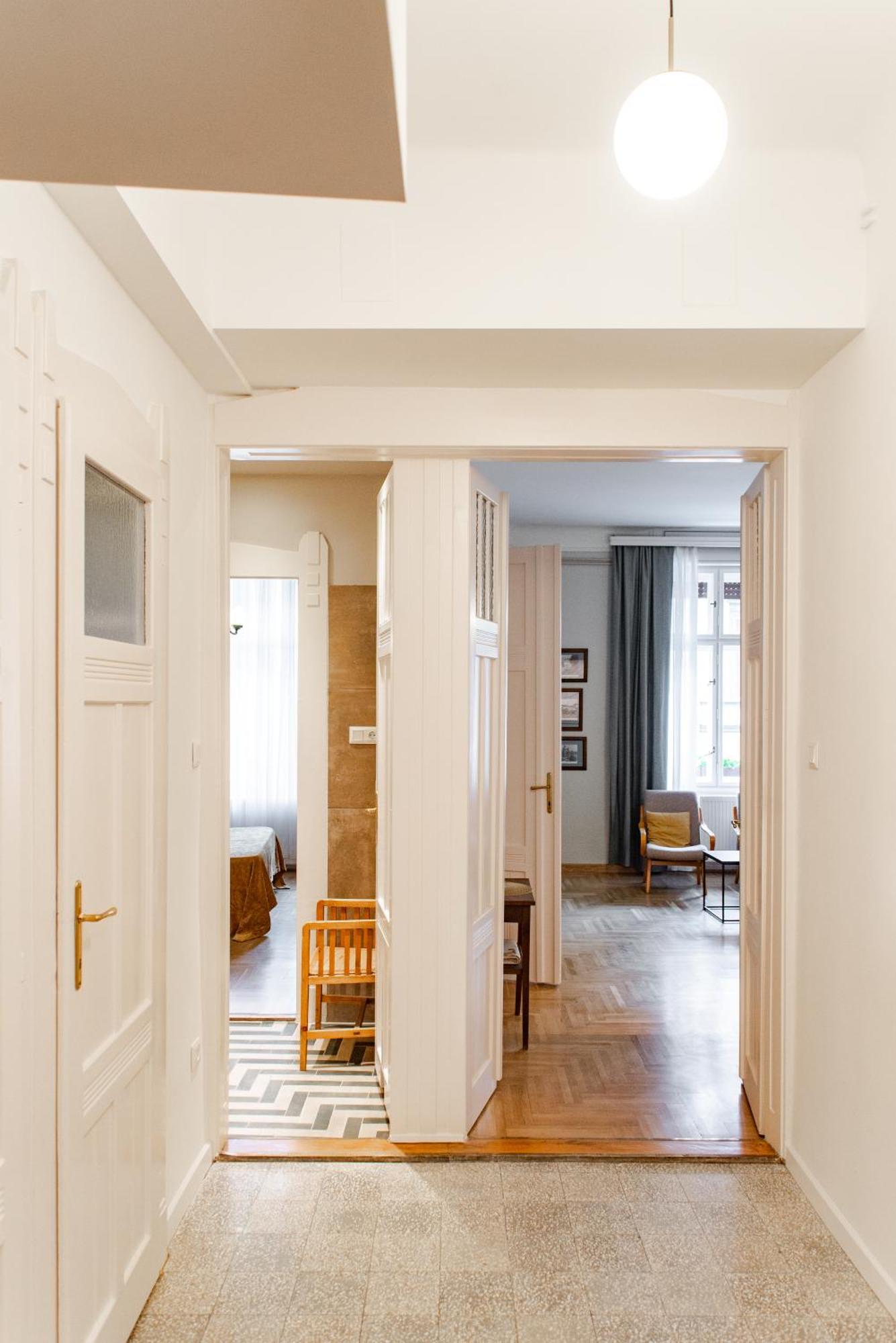Spacious Family Along River Side, In The Heart Of Buda Apartament *
