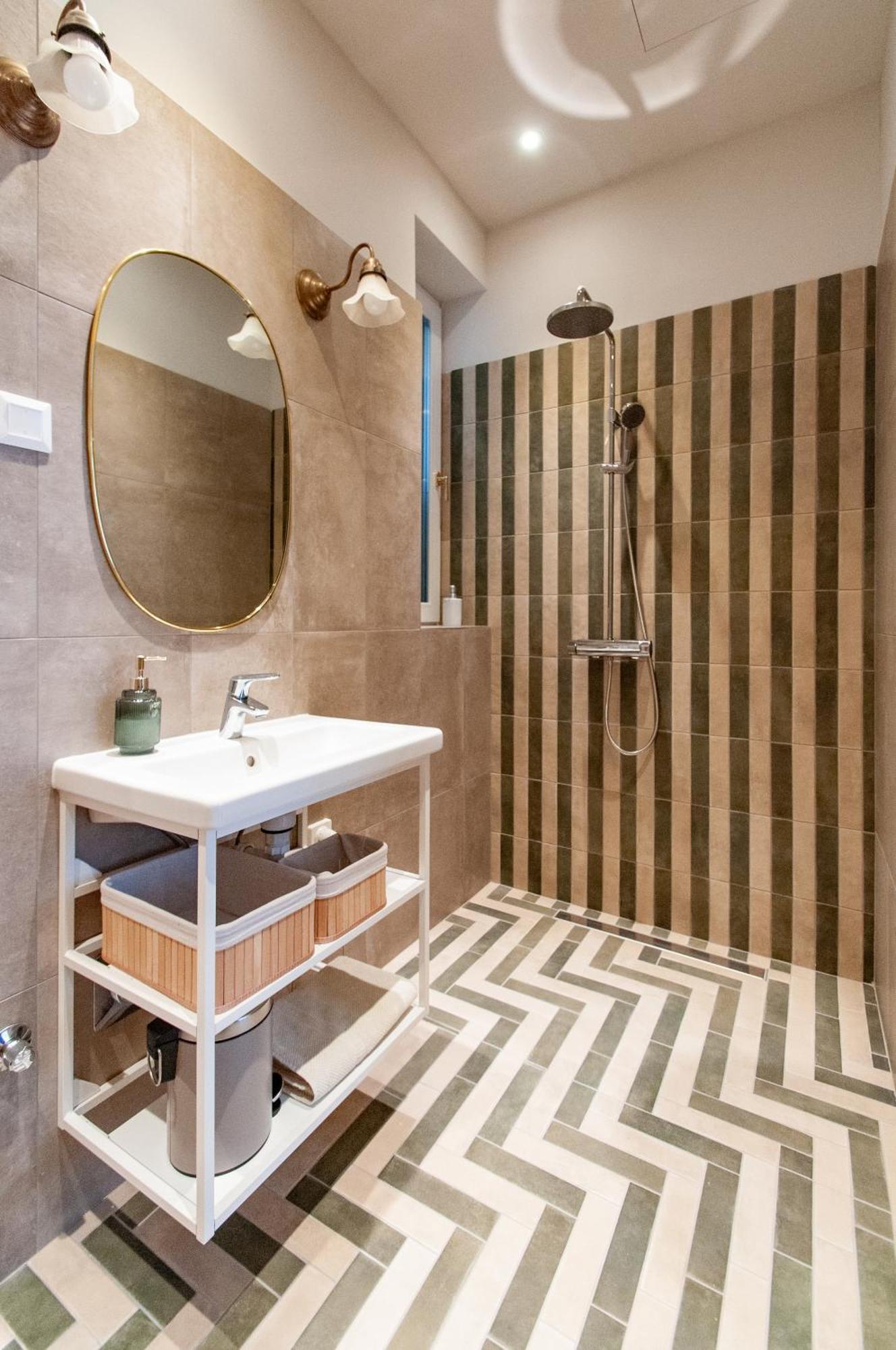 Spacious Family Along River Side, In The Heart Of Buda Apartament