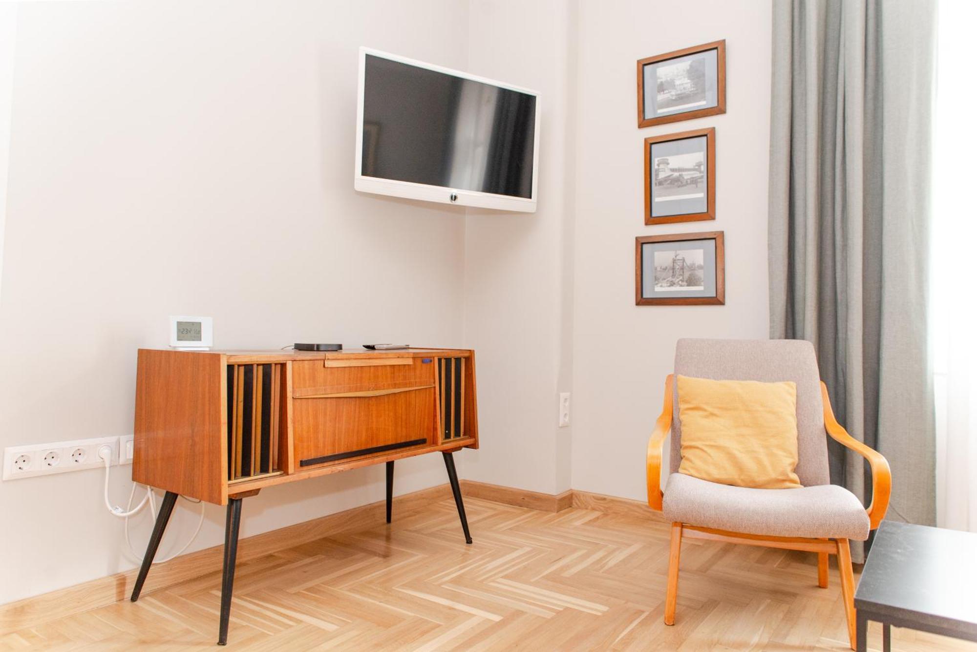 Spacious Family Along River Side, In The Heart Of Buda Apartament Budapesta